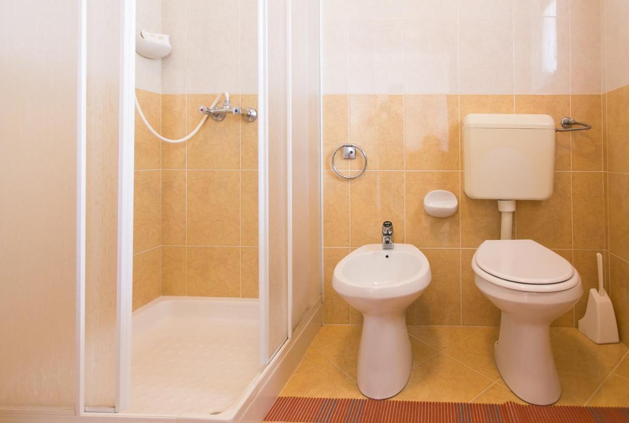 Apartment House Matosevic โปเรช ภายนอก รูปภาพ