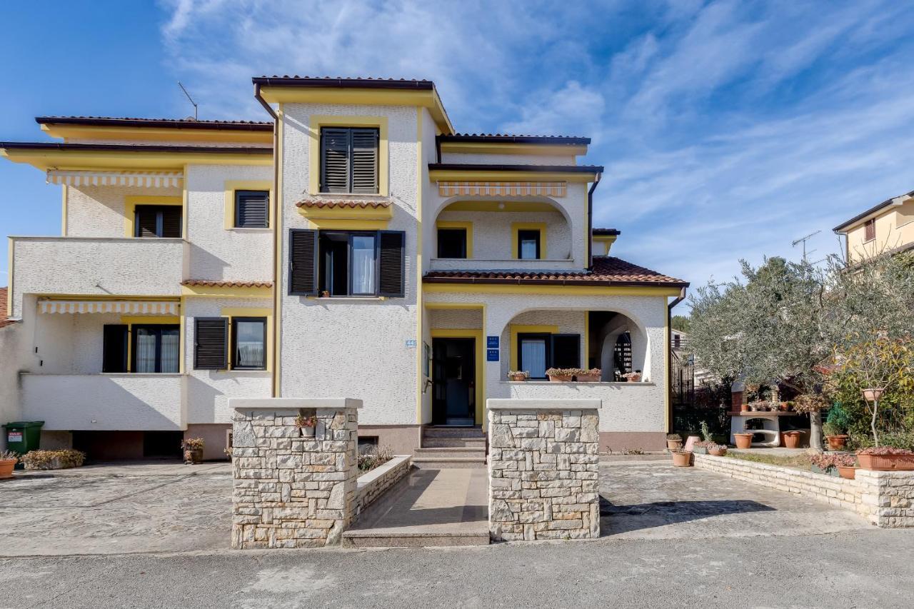Apartment House Matosevic โปเรช ภายนอก รูปภาพ