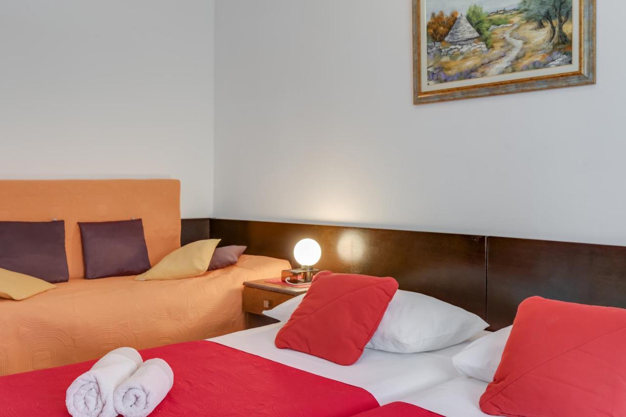 Apartment House Matosevic โปเรช ภายนอก รูปภาพ