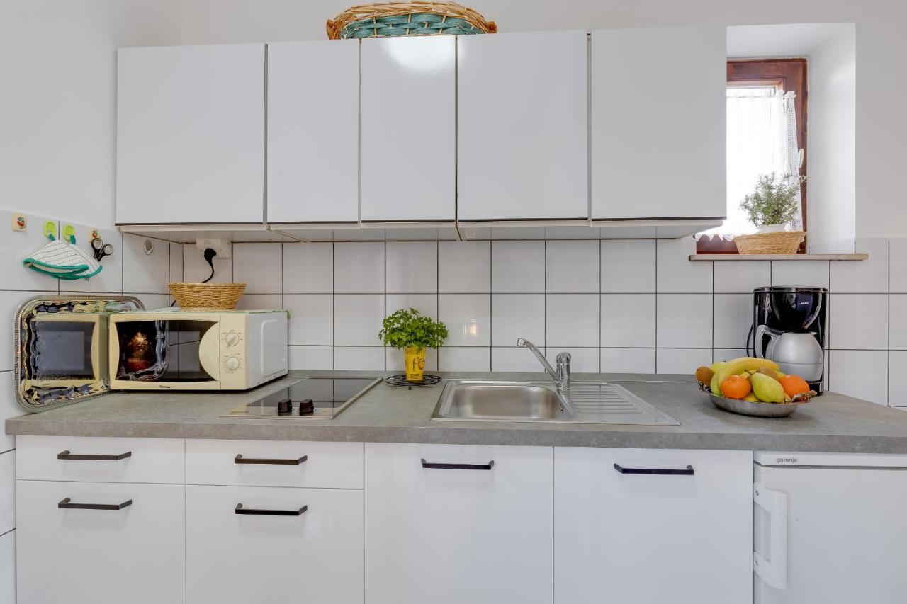 Apartment House Matosevic โปเรช ภายนอก รูปภาพ