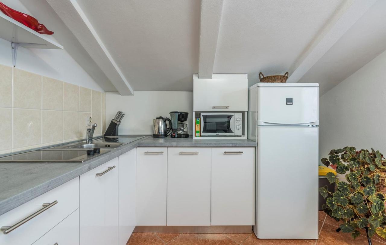 Apartment House Matosevic โปเรช ภายนอก รูปภาพ